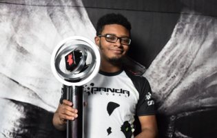 Punk adds to trophy collection at DreamHack Austin